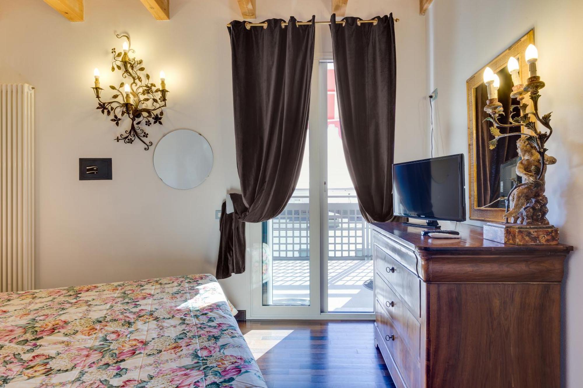 Hotel Manila リド・ディ・イエゾロ 部屋 写真